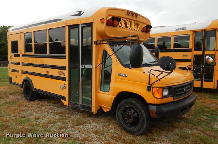 image for item DN1596 2003 Ford E450 Super Duty  school bus