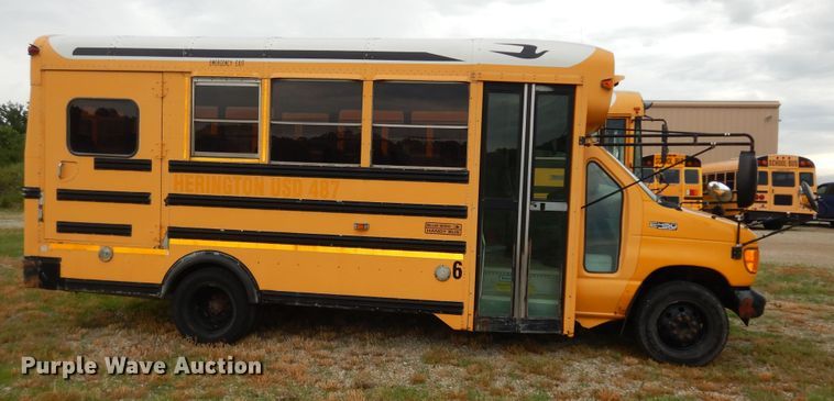 image for item DN1596 2003 Ford E450 Super Duty  school bus