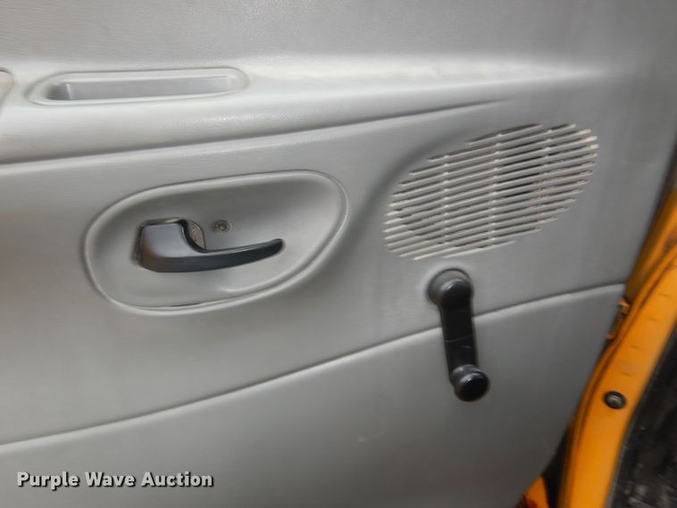 image for item DN1596 2003 Ford E450 Super Duty  school bus