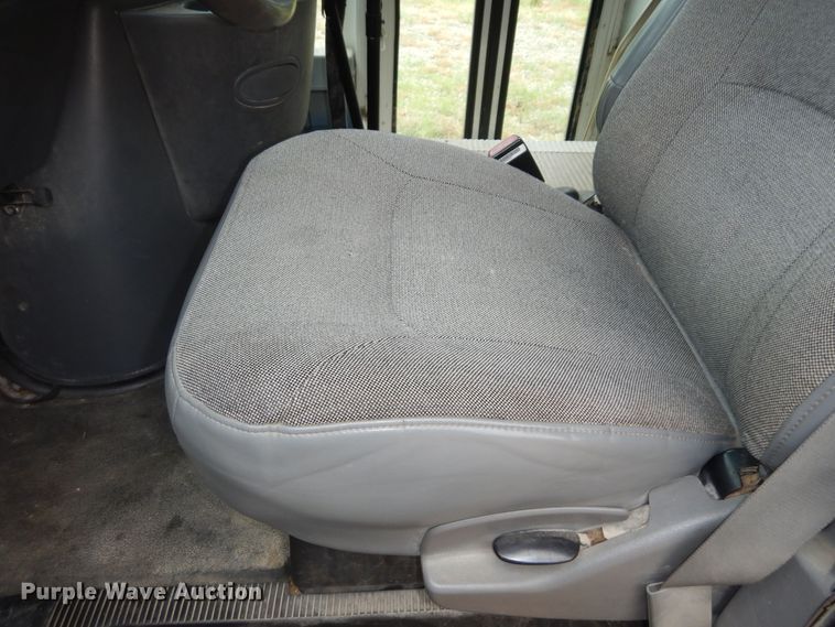 image for item DN1596 2003 Ford E450 Super Duty  school bus