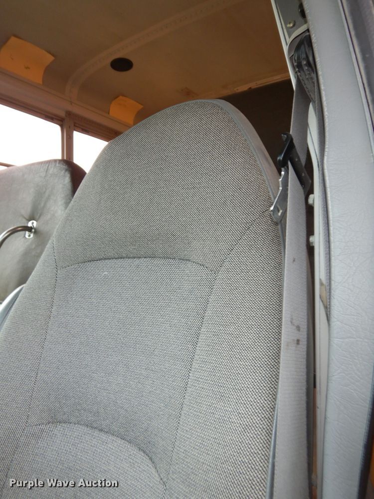 image for item DN1596 2003 Ford E450 Super Duty  school bus