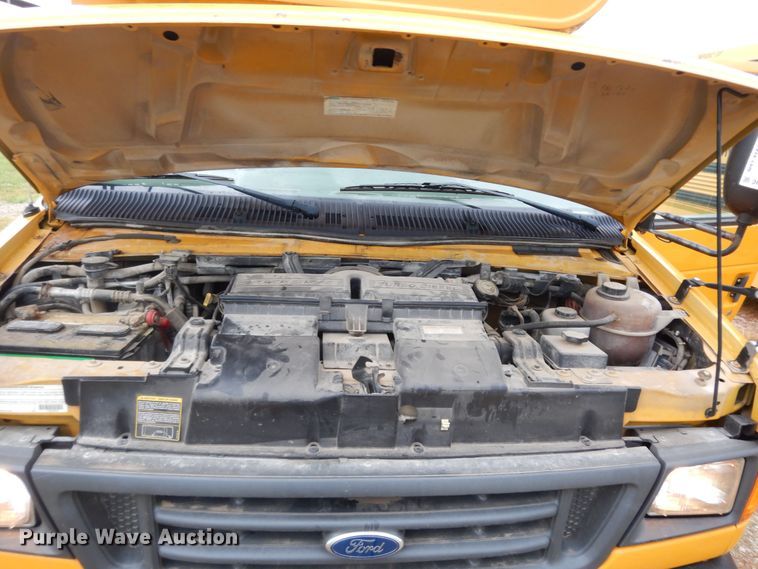 image for item DN1596 2003 Ford E450 Super Duty  school bus