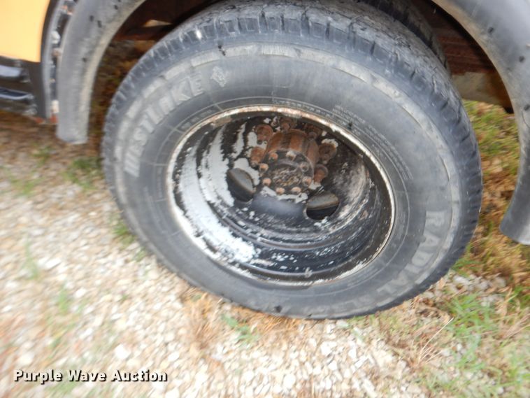 image for item DN1596 2003 Ford E450 Super Duty  school bus