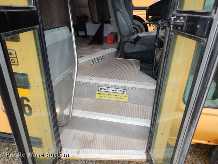 image for item DN1596 2003 Ford E450 Super Duty  school bus