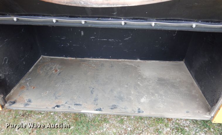 image for item DN1607 1998 Thomas  bus