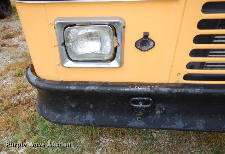 image for item DN1607 1998 Thomas  bus