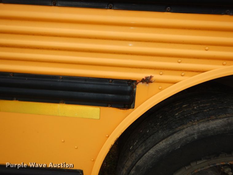 image for item DN1607 1998 Thomas  bus