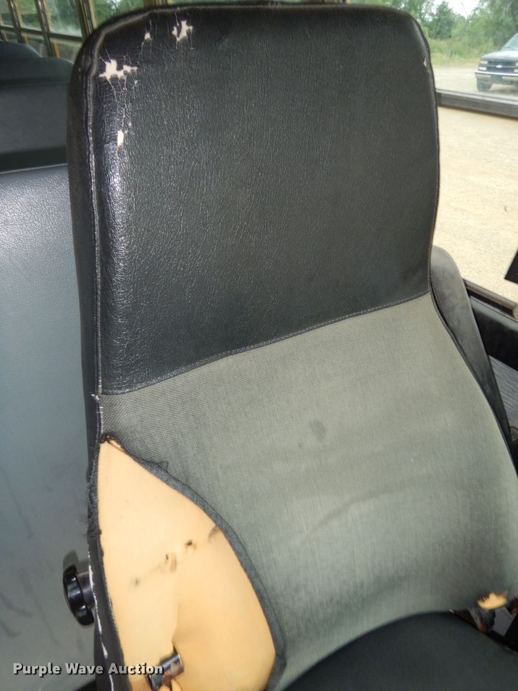 image for item DN1607 1998 Thomas  bus