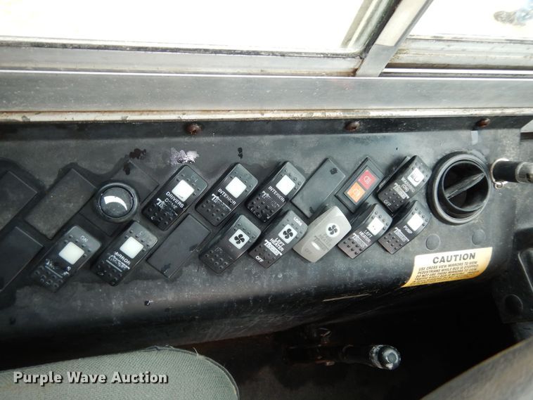 image for item DN1607 1998 Thomas  bus