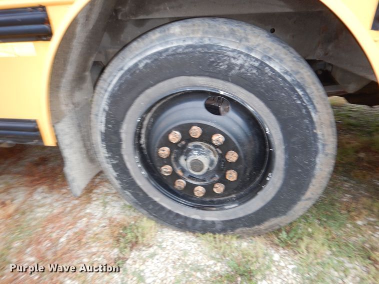 image for item DN1607 1998 Thomas  bus