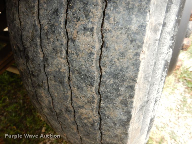 image for item DN1607 1998 Thomas  bus