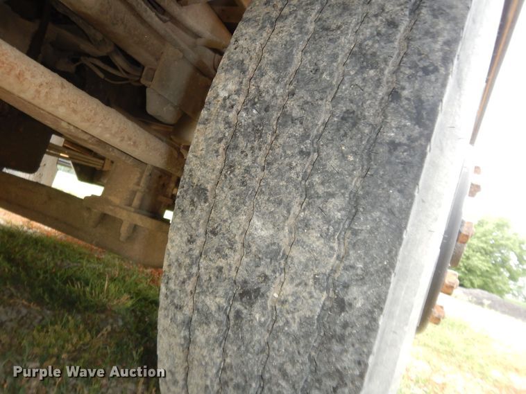 image for item DN1607 1998 Thomas  bus