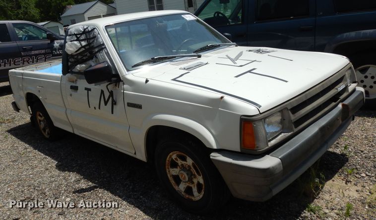 image for item DN1608 1987 Mazda B2000  pickup truck