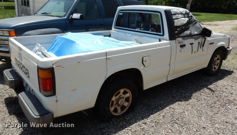 image for item DN1608 1987 Mazda B2000  pickup truck
