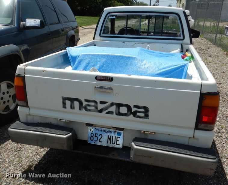 image for item DN1608 1987 Mazda B2000  pickup truck