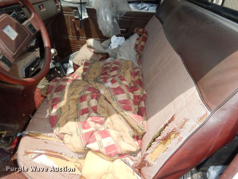 image for item DN1608 1987 Mazda B2000  pickup truck