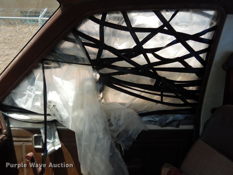 image for item DN1608 1987 Mazda B2000  pickup truck