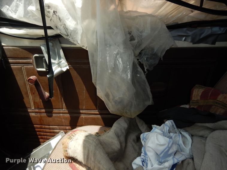 image for item DN1608 1987 Mazda B2000  pickup truck