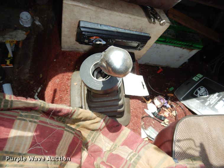 image for item DN1608 1987 Mazda B2000  pickup truck