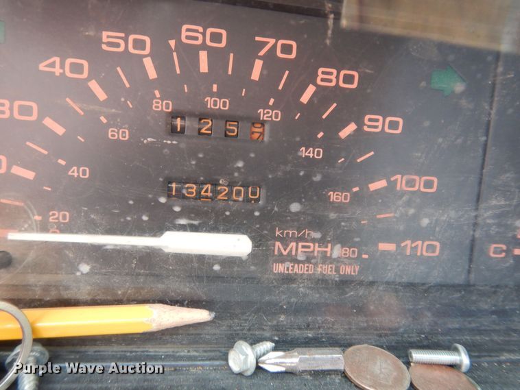 image for item DN1608 1987 Mazda B2000  pickup truck