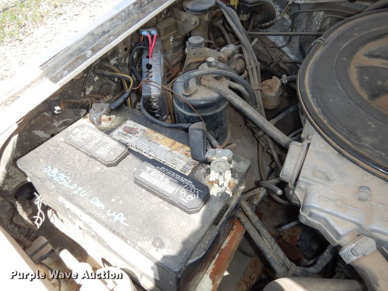 image for item DN1608 1987 Mazda B2000  pickup truck