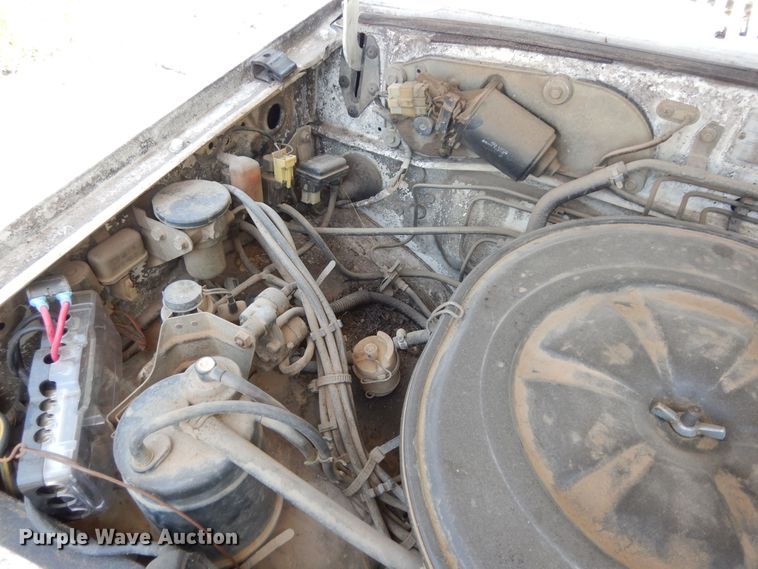 image for item DN1608 1987 Mazda B2000  pickup truck