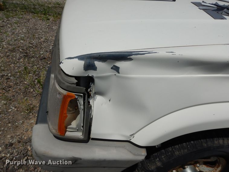 image for item DN1608 1987 Mazda B2000  pickup truck