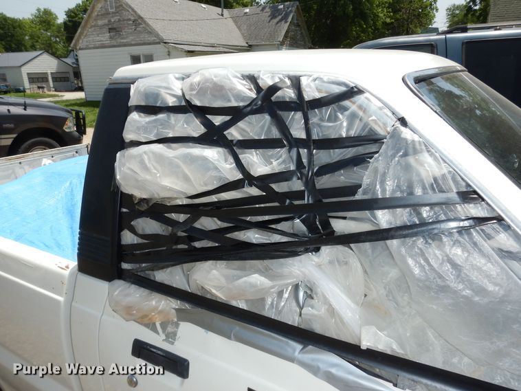 image for item DN1608 1987 Mazda B2000  pickup truck