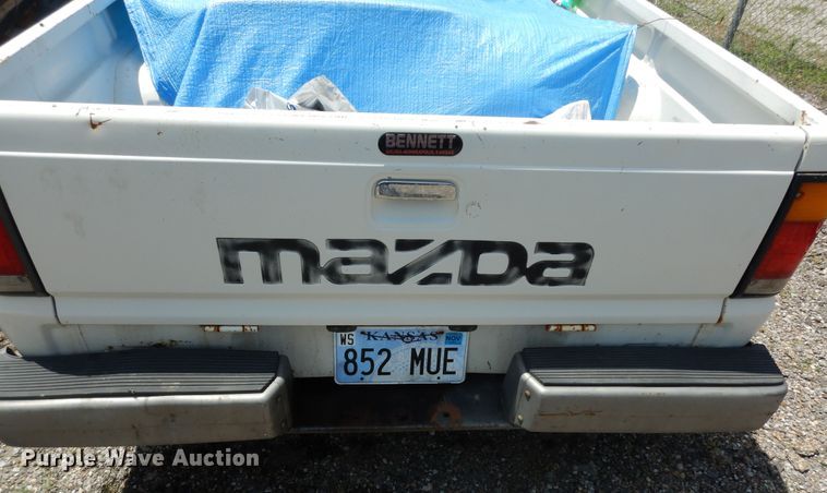 image for item DN1608 1987 Mazda B2000  pickup truck