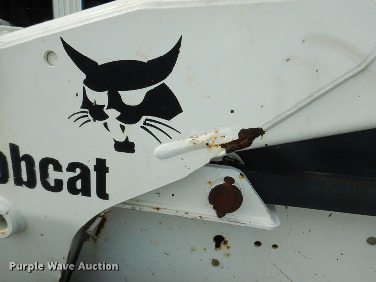 image for item DN1621 2004 Bobcat S250  skid steer loader