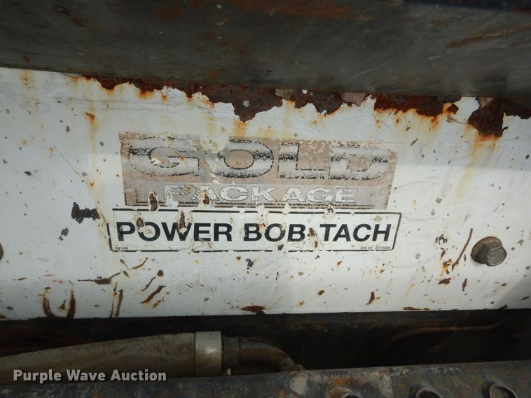 image for item DN1621 2004 Bobcat S250  skid steer loader