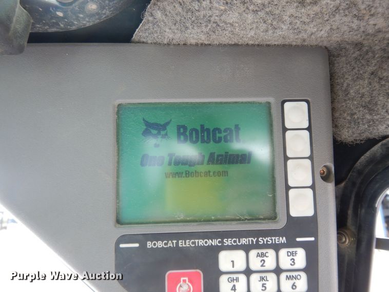 image for item DN1621 2004 Bobcat S250  skid steer loader