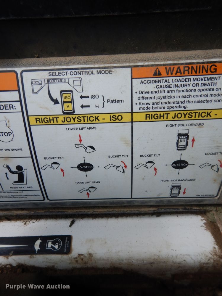 image for item DN1621 2004 Bobcat S250  skid steer loader