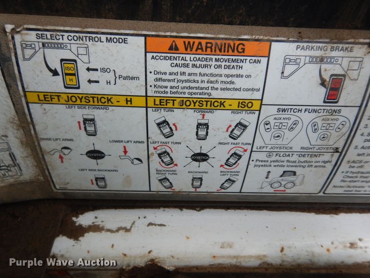 image for item DN1621 2004 Bobcat S250  skid steer loader