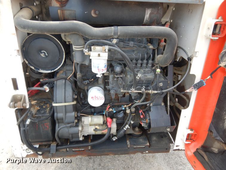 image for item DN1621 2004 Bobcat S250  skid steer loader