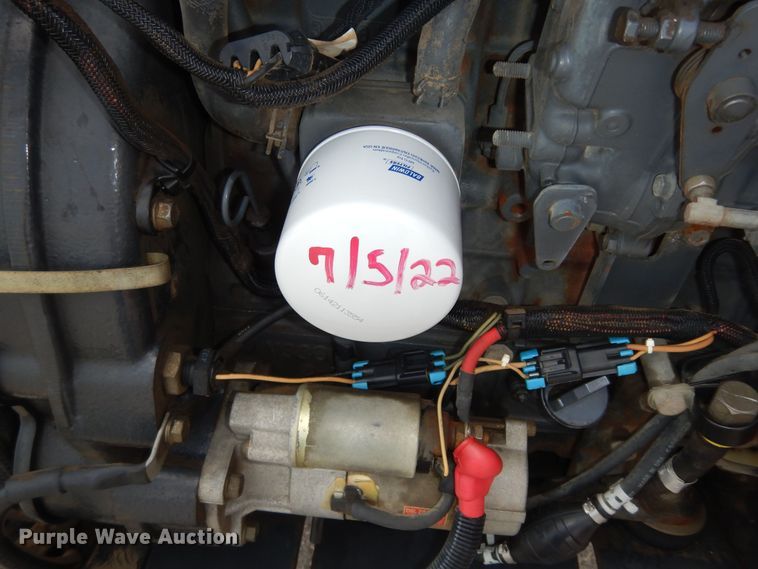 image for item DN1621 2004 Bobcat S250  skid steer loader