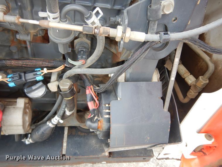 image for item DN1621 2004 Bobcat S250  skid steer loader