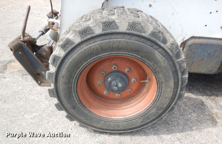 image for item DN1621 2004 Bobcat S250  skid steer loader