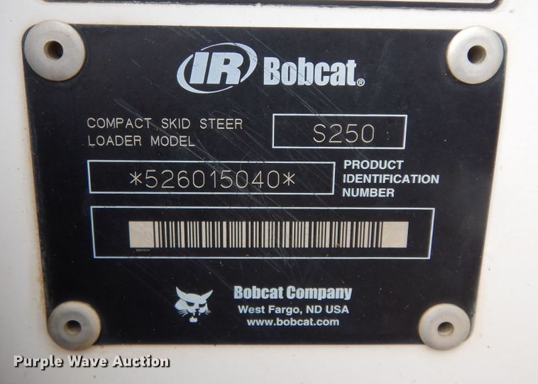 image for item DN1621 2004 Bobcat S250  skid steer loader