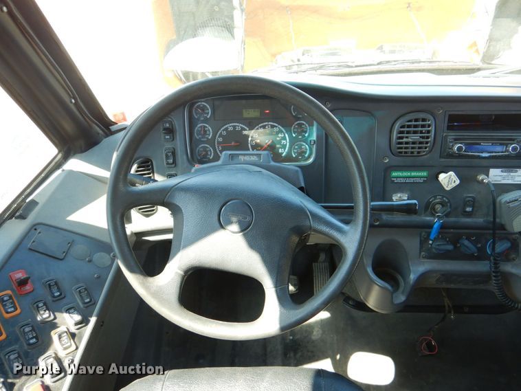 image for item DP4317 2008 Thomas Built Saf-T-Liner C2  school bus