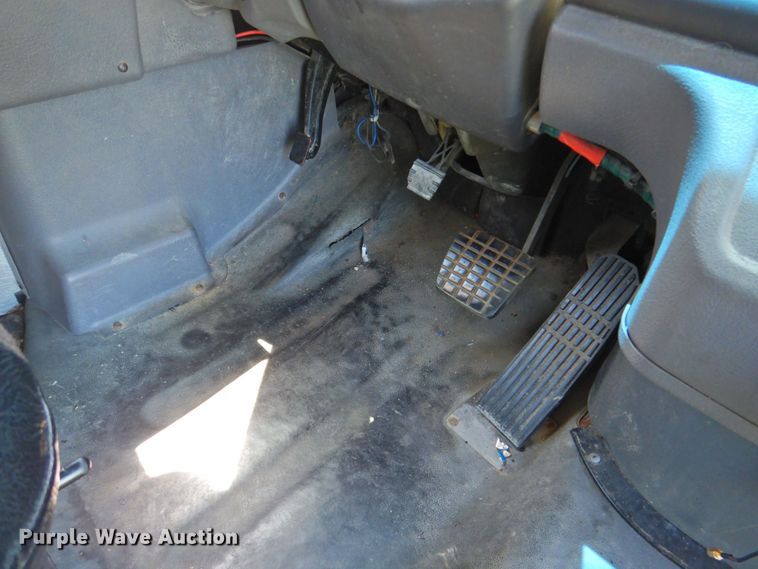 image for item DP4366 2007 Freightliner B2  school bus