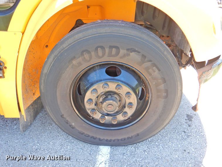 image for item DP4366 2007 Freightliner B2  school bus