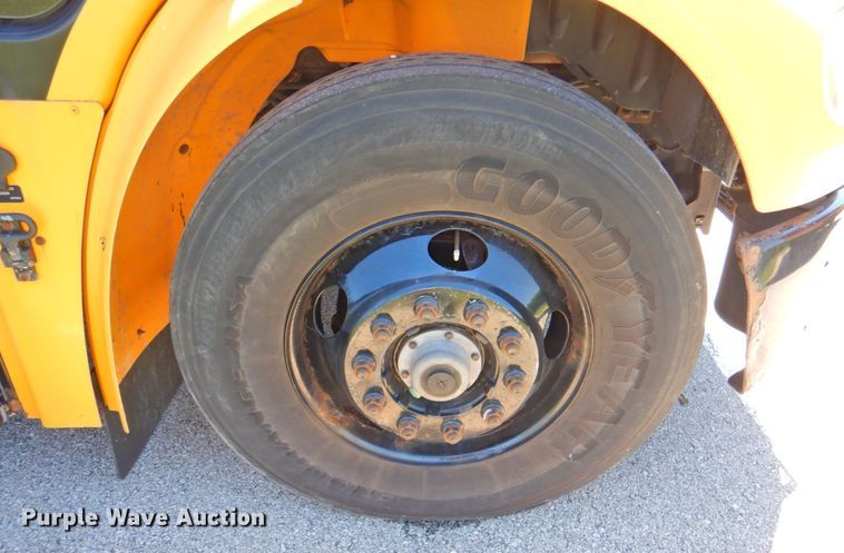 image for item DP4367 2007 Freightliner B2  school bus