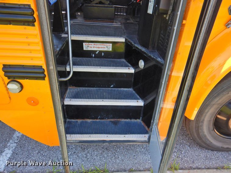 image for item DP4368 1999 International Navistar 3800  school bus