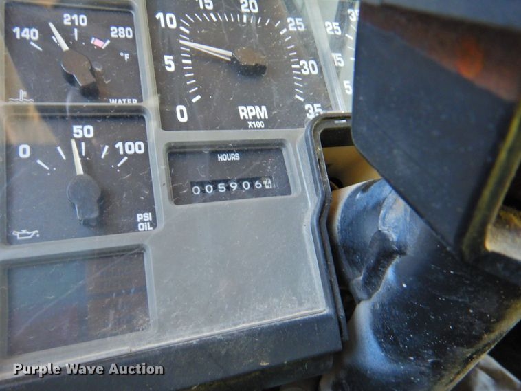 image for item DP4368 1999 International Navistar 3800  school bus