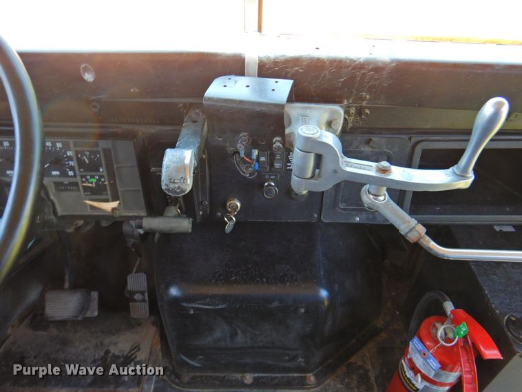 image for item DP4368 1999 International Navistar 3800  school bus