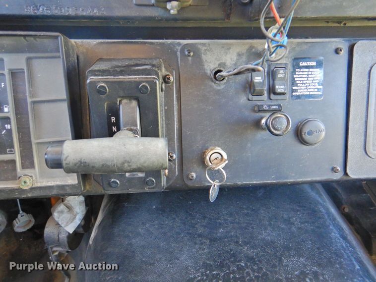 image for item DP4368 1999 International Navistar 3800  school bus