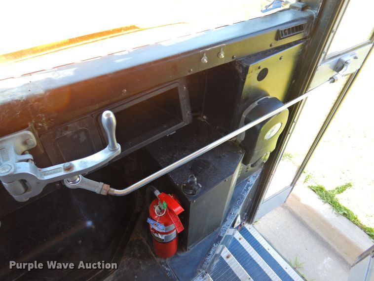 image for item DP4368 1999 International Navistar 3800  school bus