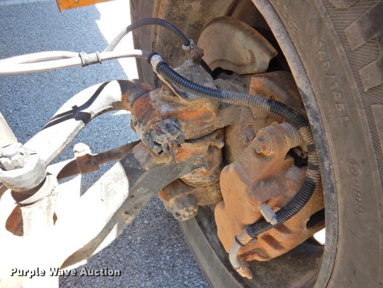 image for item DP4368 1999 International Navistar 3800  school bus