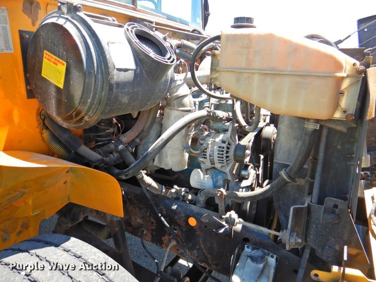 image for item DP4368 1999 International Navistar 3800  school bus